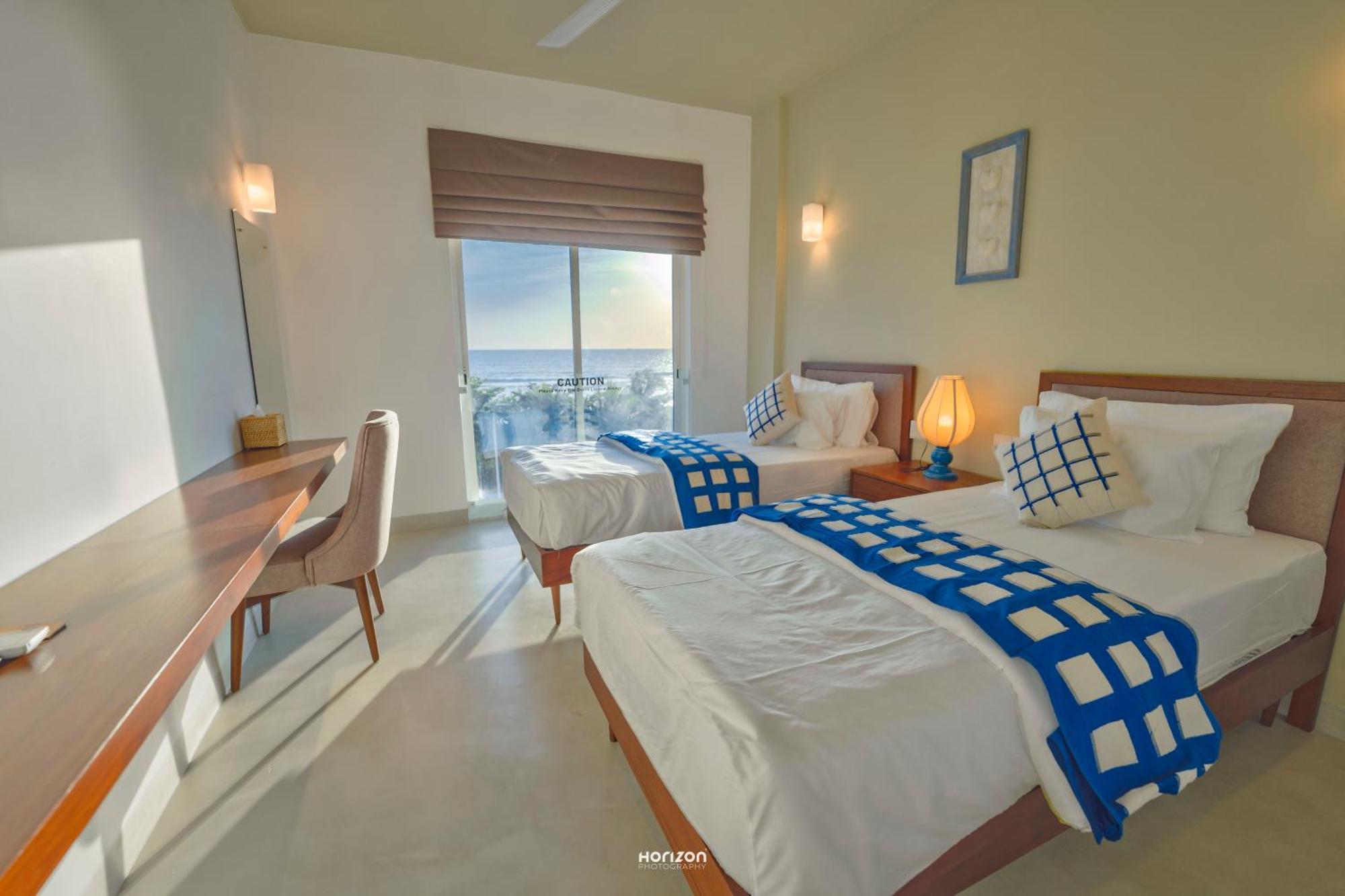 50 By The Sea Hotel Dehiwala-Mount Lavinia ภายนอก รูปภาพ