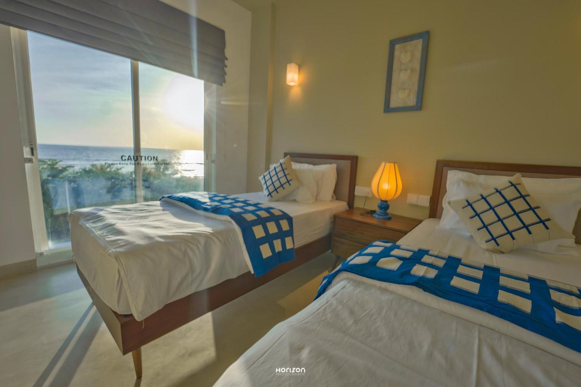 50 By The Sea Hotel Dehiwala-Mount Lavinia ภายนอก รูปภาพ